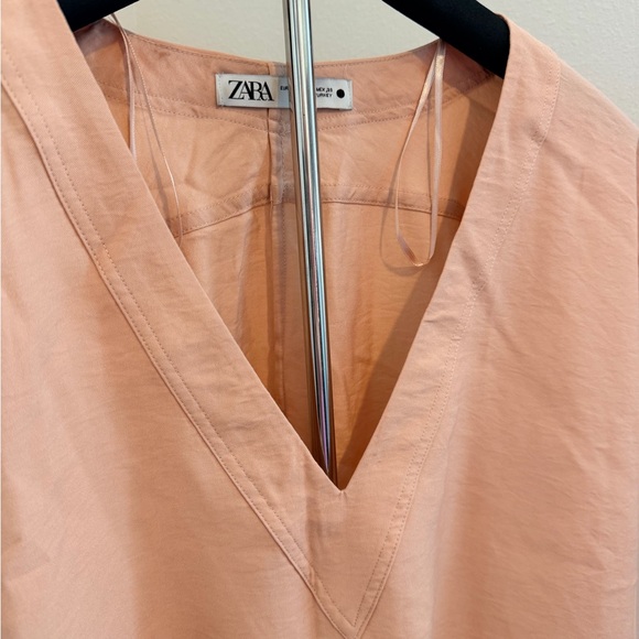 Zara Coral V-Neck Blouse - Size Medium - Picture 3 of 4